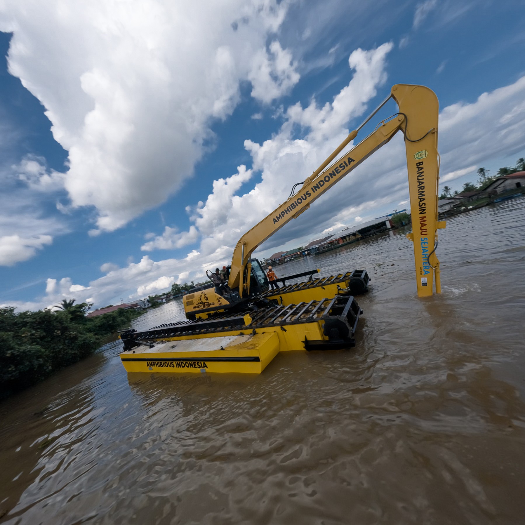 Read more about the article Amphibious Excavator 20 Ton Long Arm AI02-20SHL