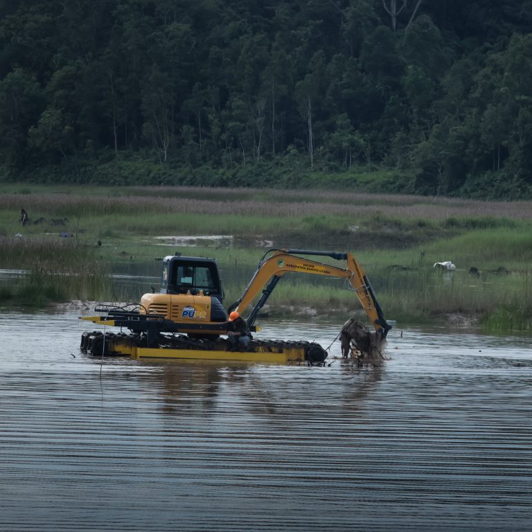 Amphibious Excavator 5 Ton Standard Arm AI02-5XE