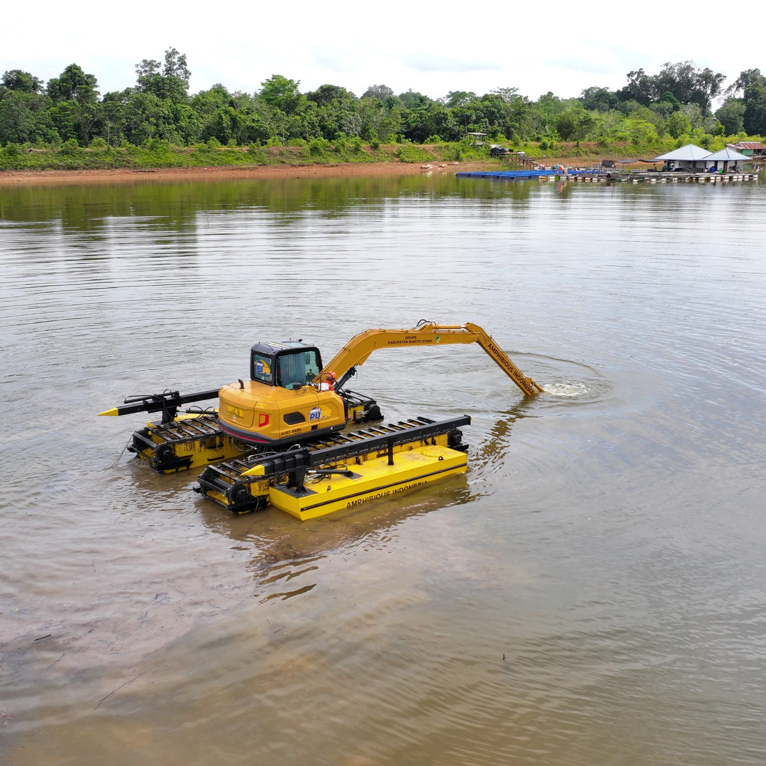 Read more about the article Amphibious Excavator 8 Ton Long Arm AI02-8XEL